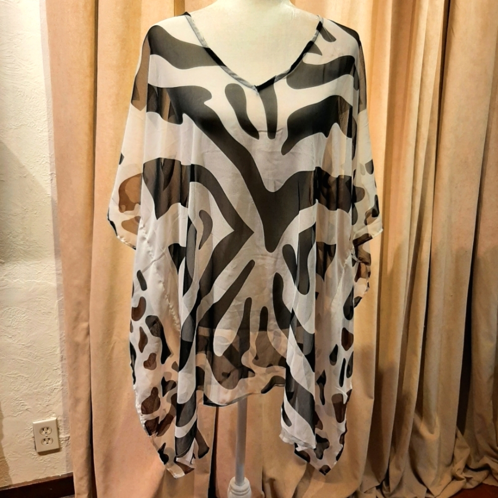 La Moda cover up